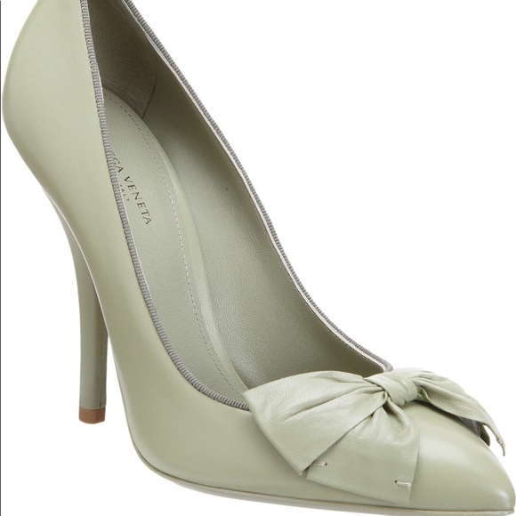 Bottega Veneta Sage Colored Bow Heel - Picture 2 of 8